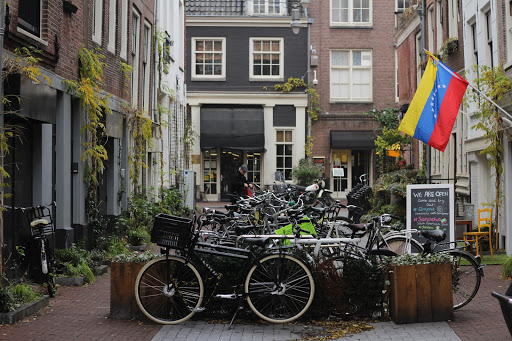 4 Girls in Amsterdam city